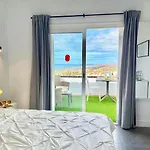 Paulmarie Stunning View Апартаменты